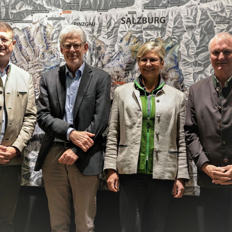 (v.l.n.r.):  Dr. Mario Deutschmann, Verwaltungsdirektor Kärntner Jägerschaft, Ao. Univ.-Prof. Dr. Otto Doblhoff-Dier, Vizerektor für Forschung und internationale Beziehungen an der Veterinärmedizinischen Universität Wien, Mag.  Barbara Pucker, Nationalparkdirektorin und Bgm. Günther Novak, Nationalparkgemeinde Mallnitz